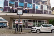 Oben, von links: Chris Herzog, Matthias Kempf, Felix Büchi, Patrick Zwyssig, Fabian Truttmann und Mark Herzog. Unten, von links: Othmar Herzog und Walter Aschwanden. (Bild: PD)