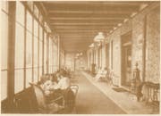 Die Hotel-Glashalle in einem Werbeprospekt zu Beginn der 20. Jahrhunderts. (Bild: Staatsarchiv Luzern/PA 131/9)