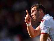 Pajtim Kasami trifft doppelt und hebt den Mahnfinger (Bild: KEYSTONE/VALENTIN FLAURAUD)