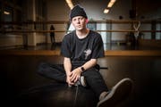 Robin Waldburger im Tanzzentrum in St. Gallen, wo er regelmässig trainiert. (Bild: Benjamin Manser)
