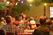 Für die Gäste des Löwen ist es ein stimmungsvoller Abend. (Bild: Manuel Nagel)