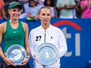 Den Turniersieg in Washington holte sich Swetlana Kusnezowa (rechts) gegen Donna Vekic (links) (Bild: KEYSTONE/EPA/PETE MAROVICH)