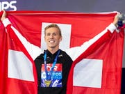 Jérémy Desplanches, Europameister über 200 m Lagen, nach der Medaillenzeremonie in Glasgow (Bild: KEYSTONE/EPA/PATRICK B. KRAEMER)