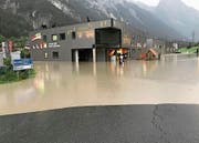Das Firmengelände stand über einen Meter tief unter Wasser. (Bild: PD)
