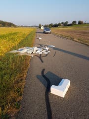 Illegal entsorgter Abfall auf der Strasse zwischen Oberneunforn und Wilen. (Bild: PD)