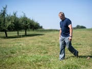 Wegen der Trockenheit geht den Bauern das Viehfutter aus. Nun bekommen sie Hilfe vom Bund. (Bild: KEYSTONE/ENNIO LEANZA)