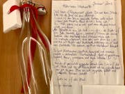 Mit diesem Brief sucht eine 48-jährige Frau nach einem Partner. (Bild: Facebook)