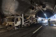 Die Justiz ermittelt wegen fahrlässiger Verursachung einer Feuersbrunst ein (Bild: Davide Agosta / Keystone)