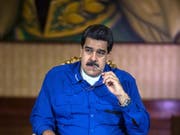 Präsident Maduros Thron wackelt. Aus Sicht der venezolanischen Opposition war das Attentat vom Samstag in Caracas inszeniert. (Bild: KEYSTONE/EPA EFE/MIGUEL GUTIERREZ)