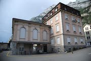 Am 23. September 2018 entscheidet sich an der Urne, wer als Sozialvorsteher im Gemeindehaus in Erstfeld tätig sein wird. (Bild: Urs Hanhart, Erstfeld, 4. Juni 2018)