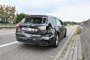 Sowohl das zivile (Bild) als auch das Militärfahrzeug musste abgeschleppt werden.