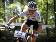 Jolanda Neff wird ihrer Favoritenrolle in Glasgow gerecht. (Bild: KEYSTONE/GIAN EHRENZELLER)