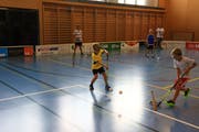 Bevor «gmätschlet» wird, gilt es zunächst den Umgang mit dem Ball zu beherrschen. (Bilder: Robert Kucera)