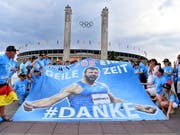 Die Fans danken Robert Harting (Bild: KEYSTONE/WALTER BIERI)