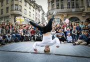 Der Breakdance-Battle auf dem Bärenplatz zieht jeweils viel Publikum an. (Bild: PD)