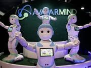 Roboter als Spielgefährten und Babysitter: der iPal soll berufstätige Eltern entlasten. (Bild: KEYSTONE/AP/JAE C. HONG)