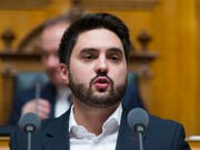 Der Aargauer Nationalrat Cédric Wermuth (SP) empfiehlt sich als Kandidat für den Ständeratssitz. (Bild: KEYSTONE/PETER KLAUNZER)