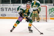 So sah das Heimdress des HC Thurgau (hier Andri Spiller) in der Saison 2017/18 aus. (Bild: Marc Schumacher/Freshfocus)