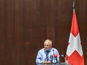 Die Gewerkschaften lassen Volkswirtschaftsminister Johann Schneider-Ammann sitzen. Brüssel zeigt sich unbeeindruckt vom Gesprächsboykott: Die flankierenden Massnahmen bleiben Teil der Verhandlungen. (Bild: KEYSTONE/THOMAS HODEL)