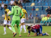 Diesmal scheitert Ricky van Wolfswinkel an Arnhem-Goalie Eduardo - in der 93. Minute erzielte er das Siegtor (Bild: KEYSTONE/GEORGIOS KEFALAS)