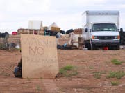 In dieser Behausung in Amalia im US-Bundesstaat New Mexico griffen die Behörden elf verwahrloste Kinder auf. (Bild: KEYSTONE/AP The Taos News/JESSE MOYA)
