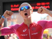 Daniela Ryf gewinnt überlegen die 70.3-Ironman-Weltmeisterschaft im südafrikanischen Port Elizabeth (Bild: KEYSTONE/AP dpa/ARNE DEDERT)