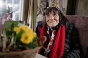 Micheline Klapproth zu Hause in Horw. (Bild: Corinne Glanzmann, 12. Januar 2017)