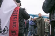 Bernhard Schaub auf einer Kundgebung im Februar 2017 in Dresden. (Bild: Antifaschistisches Nachrichtenportal Niedersachsen)