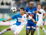 Der Brasilianer Nathan (vorne) wird bei den Grasshoppers wegen einer Verletzung ein halbes Jahr lang ausfallen (Bild: KEYSTONE/URS FLUEELER)