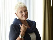 Judi Dench erhält am 14. Zurich Film Festival für ihre Lebensleistung den Golden Icon Award. (Bild: Keystone/AP Invision/CHRIS PIZZELLO)