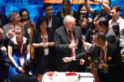 Ein gern gesehener Gast in China: Johann Schneider-Ammann bei der Feier zum Zehn-Jahr-Jubiläum des Netzwerks Swissnex China.Bild: Erwin Lüthi (Shanghai, 7. September 2018)