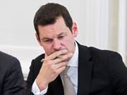 Eine umstrittene Luxusreise mit Folgen: Der Genfer Regierungspräsident Pierre Maudet ist unter Druck. (Bild: Keystone/SALVATORE DI NOLFI)