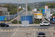 Noch rollt der Verkehr im Langfeldkreisel im Osten Frauenfelds. (Bild: Donato Caspari)