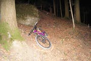 Das Bike des verunfallten Mannes. (Bild: Zuger Polizei)