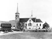 Die Galluskirche auf einer undatierten Glasplattenfotografie.
