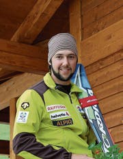 Telemark-Weltmeister Stefan Matter arbeitet neben dem Spitzensport im Titlis-Sport in der Talstation in Engelberg. (Bild: PD/Thomas Ming)
