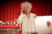 Thomy Truttmann sorgt als «Professohr Leonardo» an den Urner Schulen für ein besonderes Theatervergnügen. (Bild: PD)