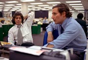 Bei der «Washington Post» wurden die jungen Journalisten Robert Woodward (rechts) und Carl Bernstein mit den Recherchen beauftragt. Später erhielten sie für ihre Watergate-Artikel den Pulitzer Preis. (Bild: AP (Washington, 7. Mai 1973))