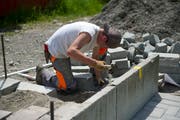 Die Berufslehre bildet ein gutes Fundament für Weiterbildungen. (Bild: Ralph Ribi)