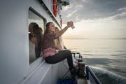 Selfie-Time auf dem Bodensee - eine Schifffahrt macht es möglich. (Bild: Benjamin Manser)
