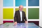 HSLU-Rektor Markus Hodel vor dem Popup-Experience bei der Hochschule Luzern (Bild: Eveline Beerkircher (Luzern, 12. September 2018))