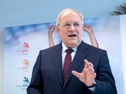Bundesrat Johann Schneider-Ammann erwartet von den SwissSkills 2018 «Exzellenz und Emotionen». (Bild: KEYSTONE/ANTHONY ANEX)