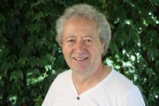 Wendelin Gisler, Leiter des Steinhauerkurses. (Bild: Remo Infanger)