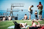 Der Sprungturm musste dieses Jahr im Strandbad Rorschach gesperrt werden. Die Saison lief dennoch gut. (Bild: Luca Linder (Juni 2014))