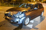 Dieser BMW wurde vor allem vorne beschädigt. (Bild: Luzerner Polizei)