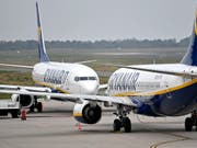 Nach dem Streik am Vortag beim Billigflieger Ryanair sind am Donnerstag wieder rund 400 Flugbewegungen von und nach Deutschland geplant. (Bild: KEYSTONE/AP/MARTIN MEISSNER)
