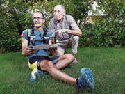 Sportler und Coach, Sohn und Vater: Daniel (links) und Peter Huber sind parat für das Abenteuer. (Bild: Werner Schelbert (Zug, 10. September 2018))