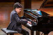 Dmitry Ishkhanov bei seinem Konzert in der Lukaskirche. Bild: Patrick Hürlimann/Lucerne Festival