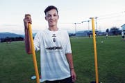 Thimo Laisa am Rande des Trainings mit den Chamer Reserven. (Bild: Werner Schelbert (12. September 2018))