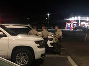 Polizisten am Tatort in Bakersfield. (Bild: Keystone/AP The Bakersfield Californian/SAM MORGEN)